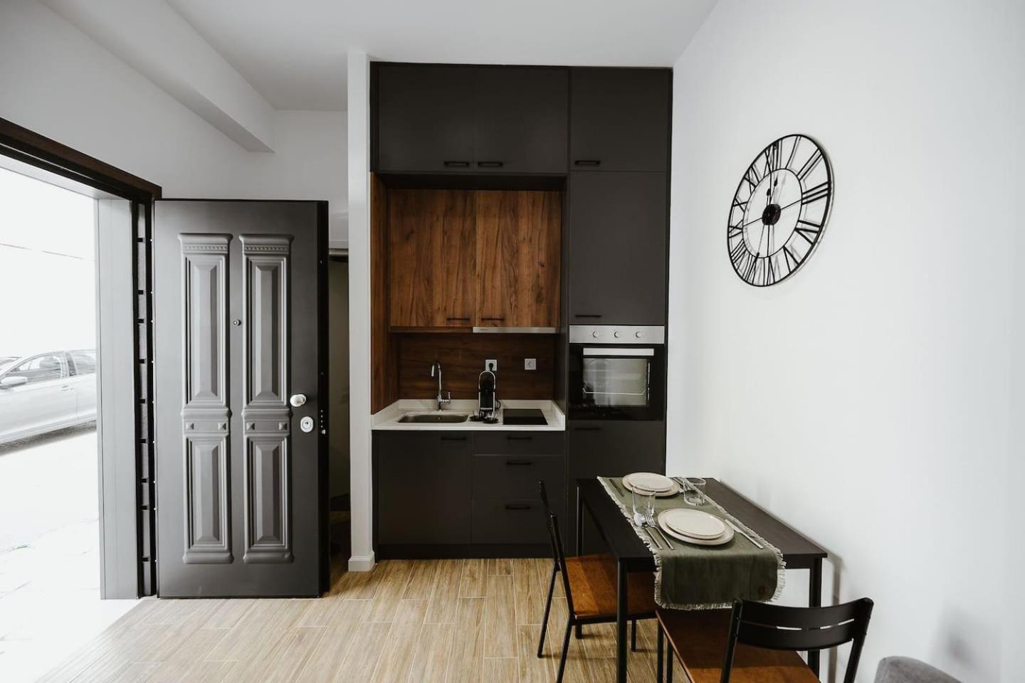 M & N Guesthouse Volos Eksteriør billede